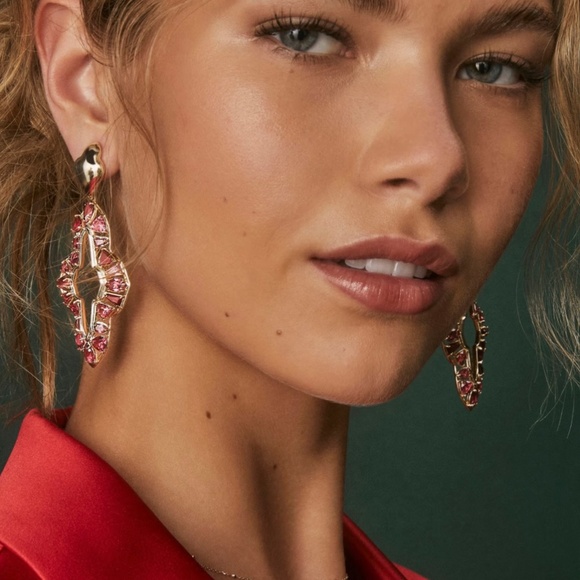 Kendra Scott Abbie Gold Crystal Statement Earrings In Red Mix - Picture 4 of 5